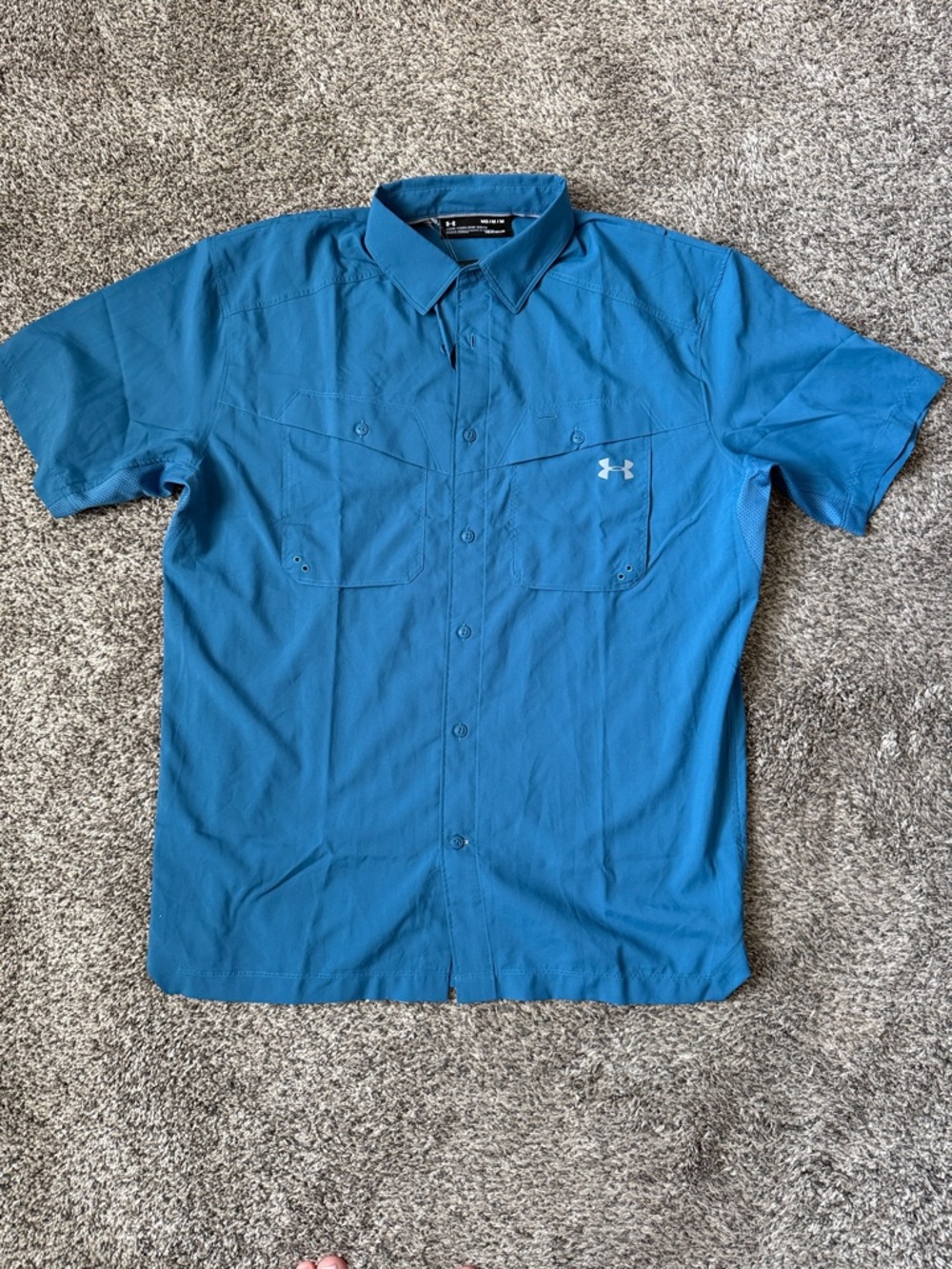 NWT Men’s Under Armour Heat Gear, Loose Fit SS Button Down, Size M